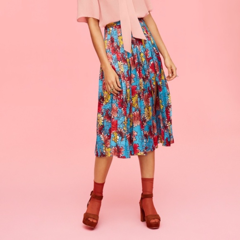 Aritzia Little Moon Olyra pleated floral skirt 2